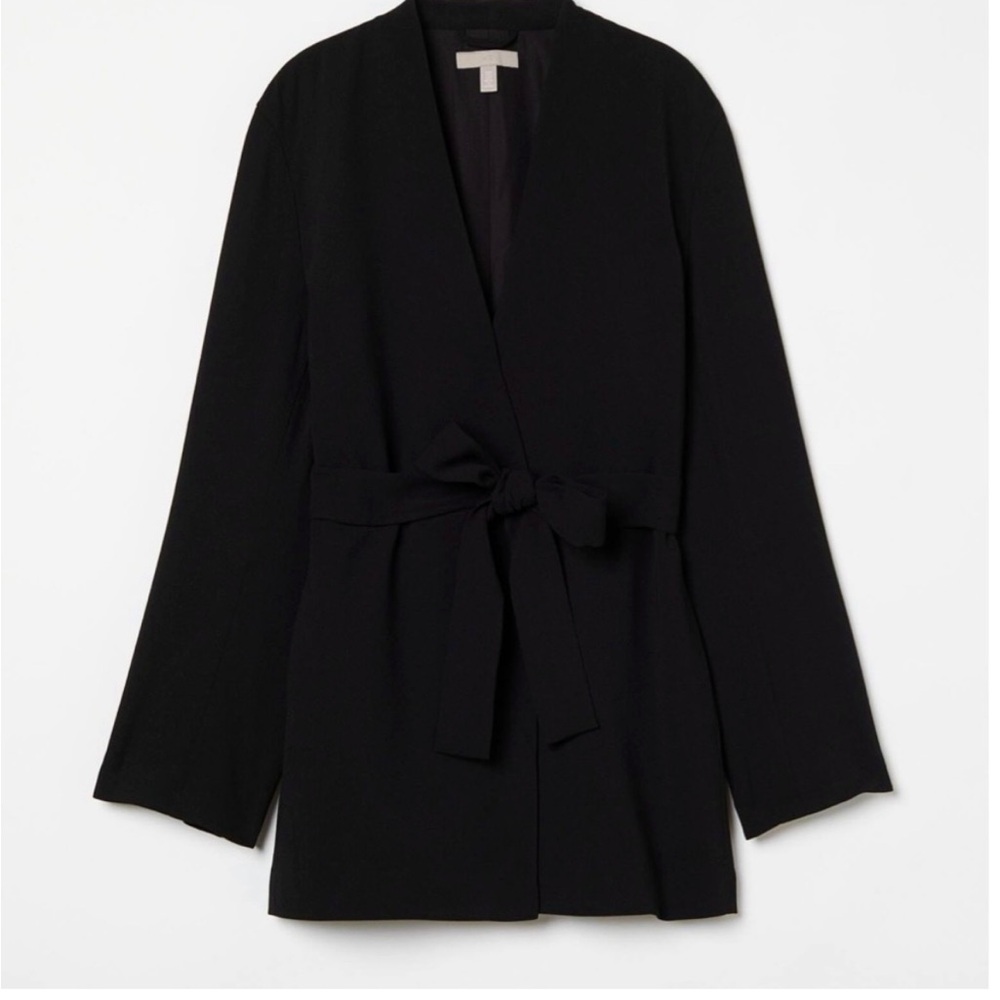 Zara- Black Relaxed -fit wrap over jacket blazer 🖤